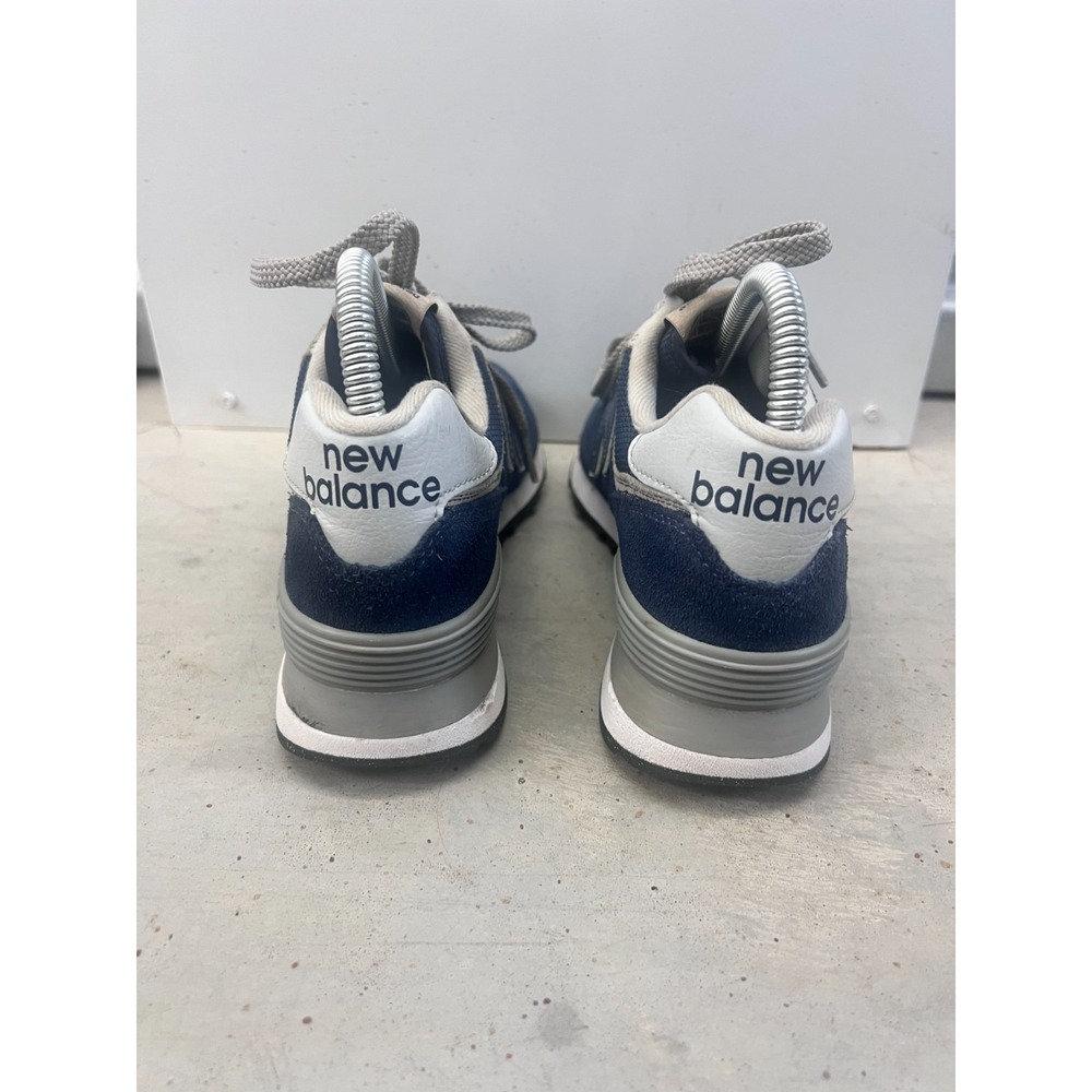 New Balance 574 Core WL574EVN Sneakers Womens US 7 Navy White Lifestyle Shoes - Picture 2 of 9